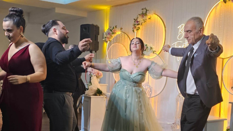 Asena ile Tolga’ya Rüya Gibi Nişan Töreni 