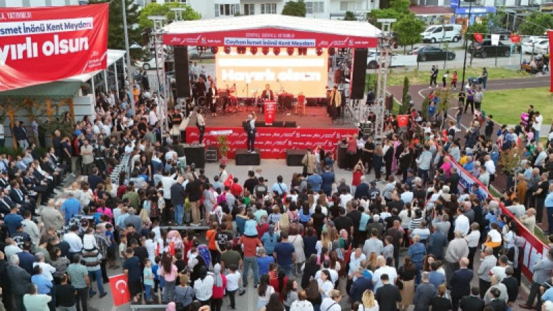 Ceyhan’da İkinci Kent Meydanı Açıldı