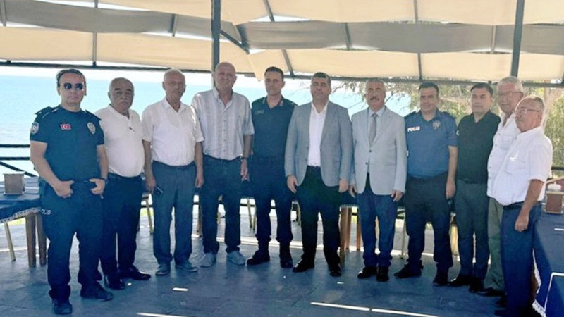 Başkan Karataş, İlçe Projeleri İçin Kaymakam ve Meclis Üyeleriyle Bir Araya Geldi