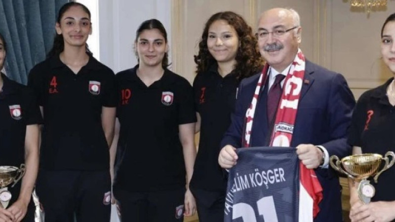 Adasokağı SK Faaliyetlerine Son Verdi!
