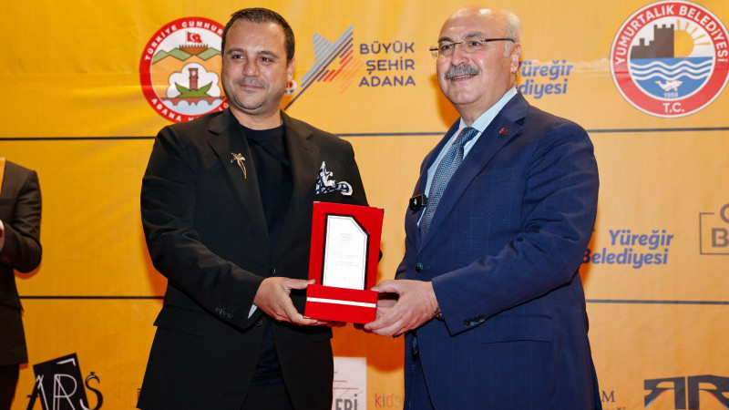 Dr. Gündoğdu’ya Vali Köşger’den Onur Ödülü