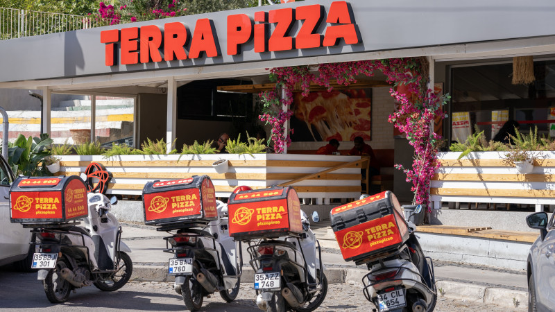 Terra Pizza yeni şubesini Adana Seyhan Yenibaraj’da açtı