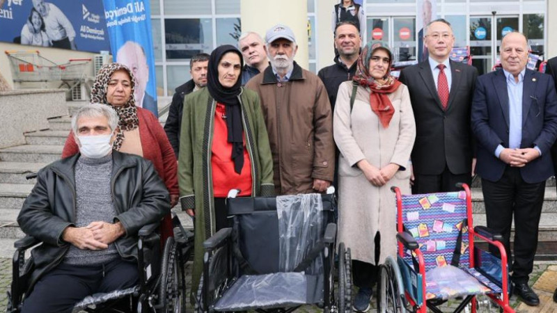 Yüreğir Belediyesi engellilerin yüreğine dokunmaya devam ediyor