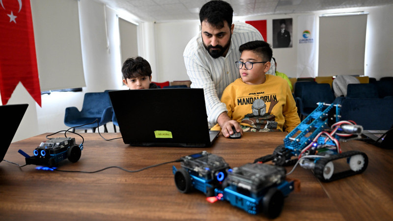 Çukurova’da çocuklar ve gençler teknolojiyle buluşuyor
