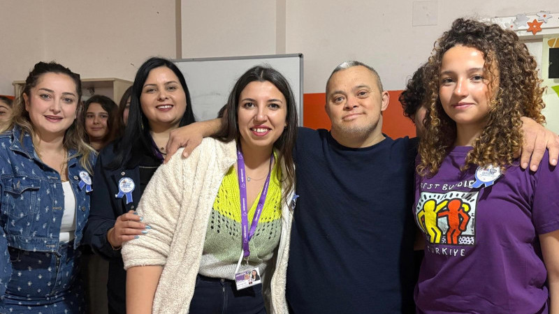 Gündoğdu  Best Buddies projesi ile yanınızdayız