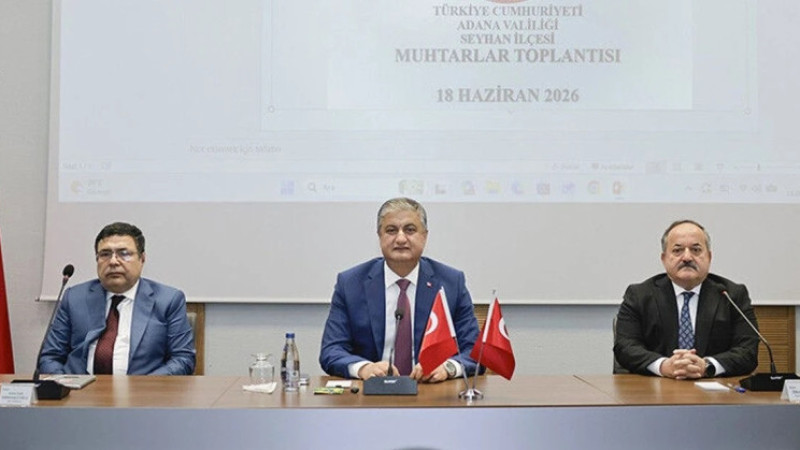 Vali Mustafa Yavuz Seyhan’da Görev Yapan Muhtarlarla Bir Araya Geldi