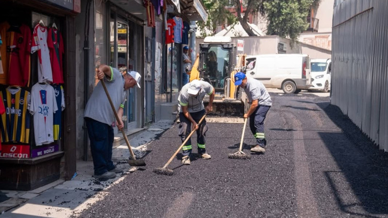 Seyhan’da Asfalt Seferberliği Sürüyor